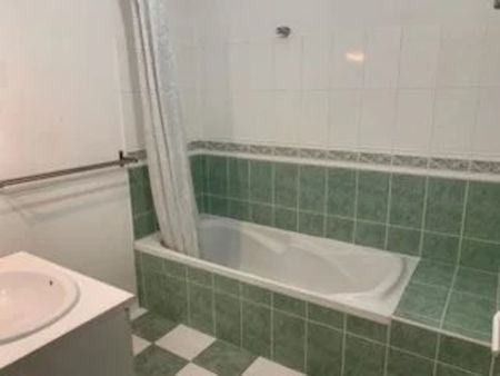 Location Maison 4 pièces 87 m2 à Martignas-sur-Jalle - Photo 3