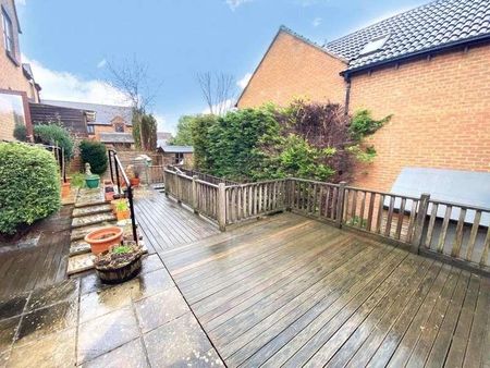 Top Common, Warfield, Berkshire, RG42 - Photo 3