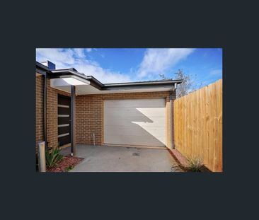 Modern Easy Living – Neat as a Pin - Photo 1