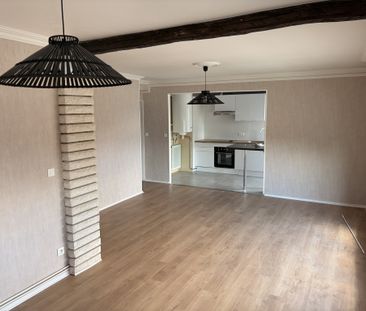 Location Appartement 3 pièces 69m² CHATELLERAULT 86100 - Photo 1