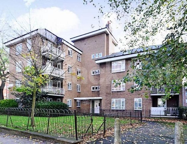 Spacious one double bedroom in great location - Photo 1