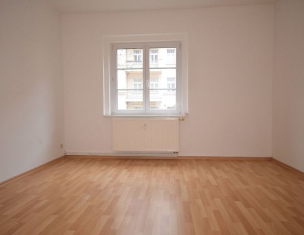 2-Raum • Laminat • Tageslichtbad mit Wanne • Stellplatz • Kaßberg • TOP • Anschauen & Mieten - Foto 1