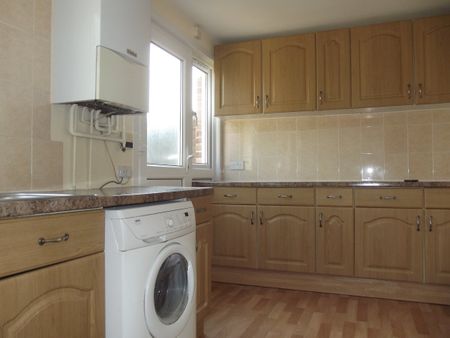 3 bedroom terraced house to rent - Photo 5