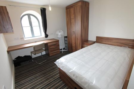 6 bedroom flat to rent - Photo 2