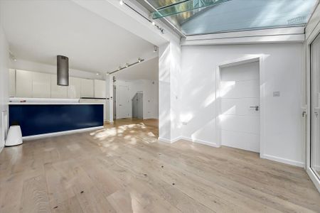 4 bedroom flat to rent - Photo 2