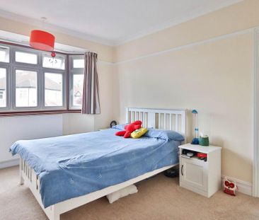 3 bedroom end of terrace house to rent - Photo 2