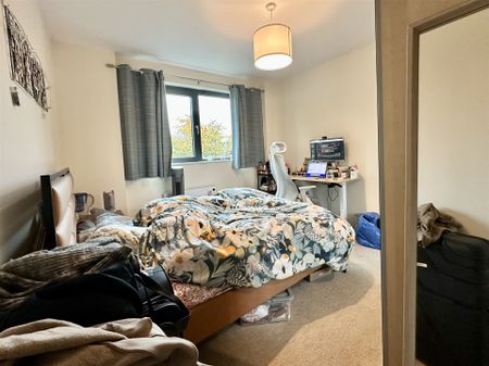 Chapter Way, London - Photo 3