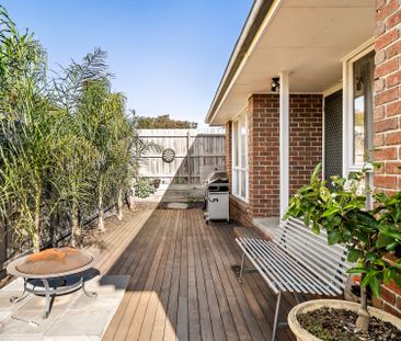 Effortless Lifestyle Living in the Heart of Frankston - Photo 2