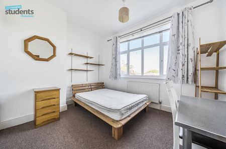 6 bedroom terraced house to rent - Photo 4