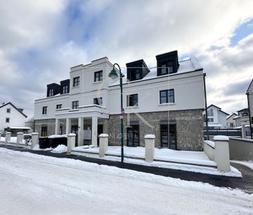 Stilvolle 4,5-Zimmer-Wohnung mit 2 Terrassen & 2 Stellplätzen - Photo 2