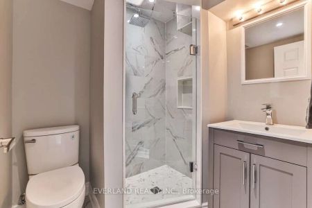 Detached Home For Lease | N9246525 - Photo 4