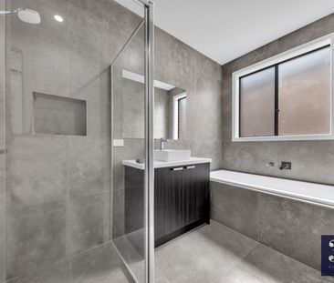 Near-New Spacious 4-Bedroom Family Home in the Heart of Tarneit – C... - Photo 2