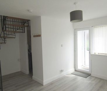 1 bedroom semi-detached house to rent - Photo 3