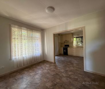 53 Whitelaw Street, Reservoir VIC 3073 - House For Rent | Domain - Photo 2