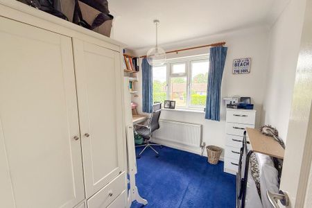 3 bedroom semi-detached house to rent - Photo 4