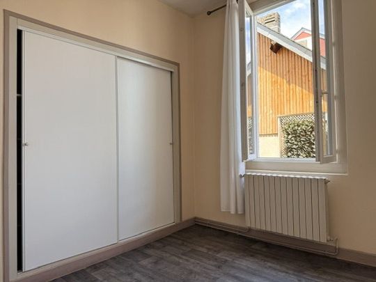 Location Appartement 2 pièces 53m² BAGNERES DE BIGORRE 65200 - Photo 1