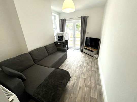 Terraced House to rent on - Photo 1