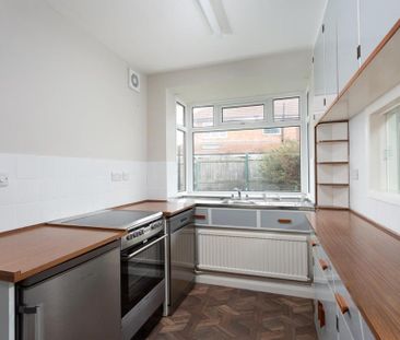 3 bedroom semi-detached house to rent - Photo 5