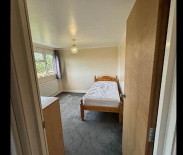 Room in a Shared House, Overstone Road, LU4 - Photo 2