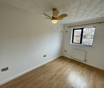 4 bedroom detached house to rent - Photo 3