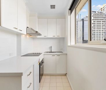 Bright & Private One-Bedroom Apartment in Prime South Yarra Location! - Photo 3