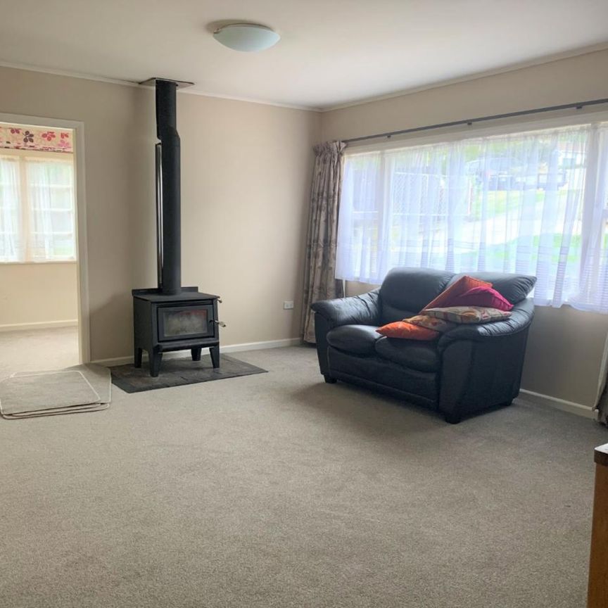 Warm 2 Bedroom + Office Home with extra Rumpus/Hobby Space - Photo 1