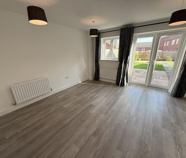3 bedroom semi-detached house to rent - Photo 1