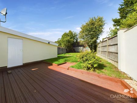 4 bedroom semi-detached house to rent - Photo 5