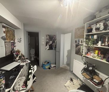 3 bedroom flat to rent - Photo 5