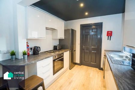 To Rent Catherine Street, **Available From August 2025 - 5 Bedrooms**, Chester - Photo 5