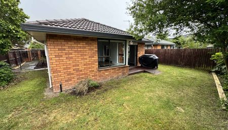 Renovated 3-bedroom home - Photo 4