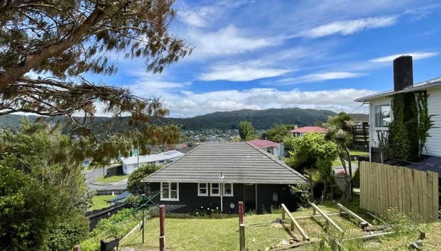 Sunny 3 Bedroom Home in Wainuiomata - Photo 1