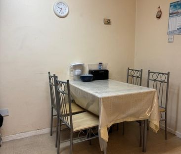 2 Bed Flat, Stride Road, E13 - Photo 2