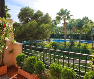 2 room luxury Apartment for rent in Marbella, Andalusia - Photo 5