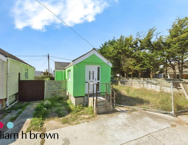 Alvis Avenue, Clacton-On-Sea, Jaywick - Photo 1