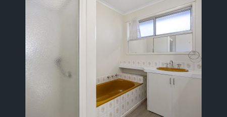 15 Waugh St, Kangaroo Flat, Vic 3555 - Photo 2