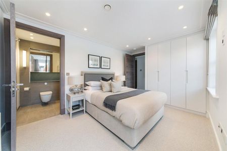 3 bedroom flat in Mayfair - Photo 3