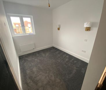 29a High Street, SS6 7EW - Photo 2