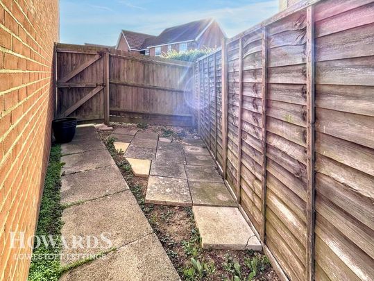 3 bedroom end of terrace house to rent - Photo 1