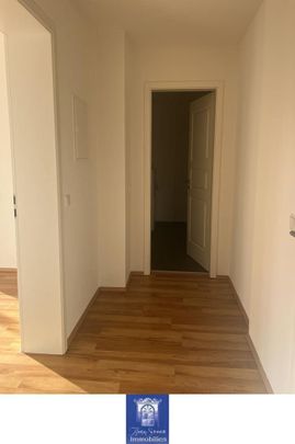 GemÃ¼tliche Wohnung mit Loggia und groÃzÃ¼gigem Wohnzimmer! - Foto 1