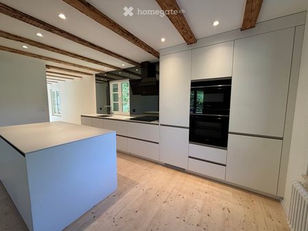Komplett saniertes, familienfreundliches Einfamilienhaus mit grossem Garten und Bach - Foto 2