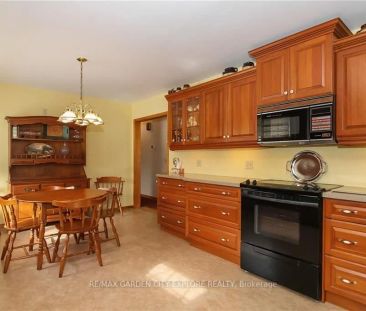 Detached Home For Lease | X8356532 - Photo 5