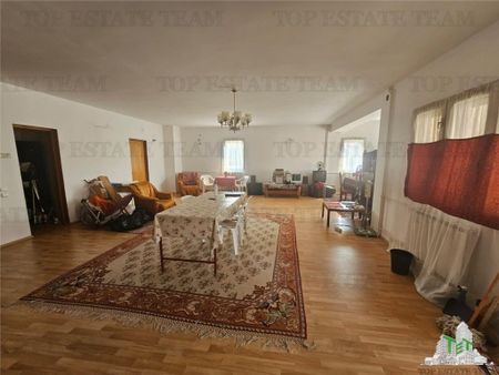 Vila spatioasa 525metri totali de inchiriat in centru Bolint - Fotografie 2