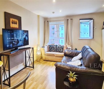 apartment to rent Lower Canal Walk, Southampton, SO14 - Photo 2