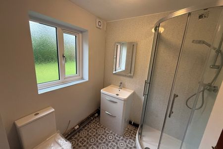 Greasby Road - Photo 5