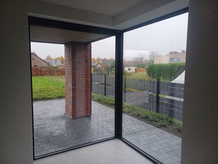 Instapklaar bijna energie-neutraal 2 slaapkamer appartement met ruim zuid terras - Photo 2