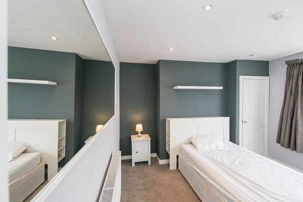 Estcourt Terrace, Headingley, Leeds - Photo 1