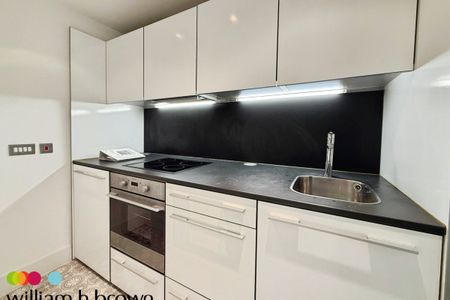 College Street - Photo 4