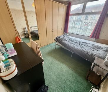 4 bedroom terraced house to rent - Photo 1