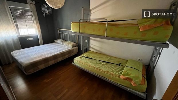 3 room luxury Apartment for rent in La Pobla de Vallbona, Spain - Photo 1